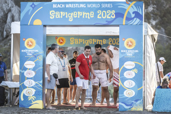 beach wrestling oyan nazariani